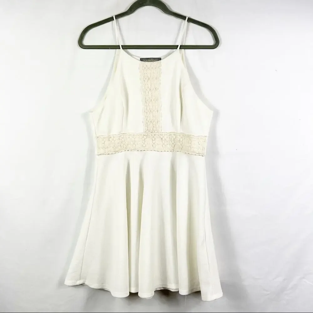 FINN & CLOVER Cream Spaghetti Strap Dress with Lace in Medium - Picture 1 of 4